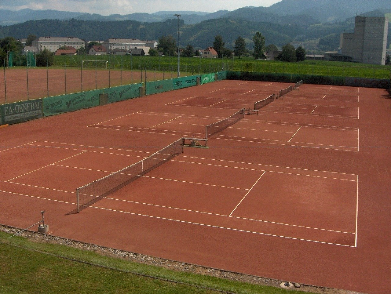 Tennisplatz (2)